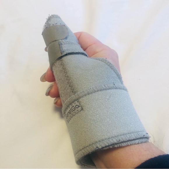 Trigger Thumb Splint - Spica Support Adjustable Stabilizer for Pain,Arthritis, - Picture 6 of 13